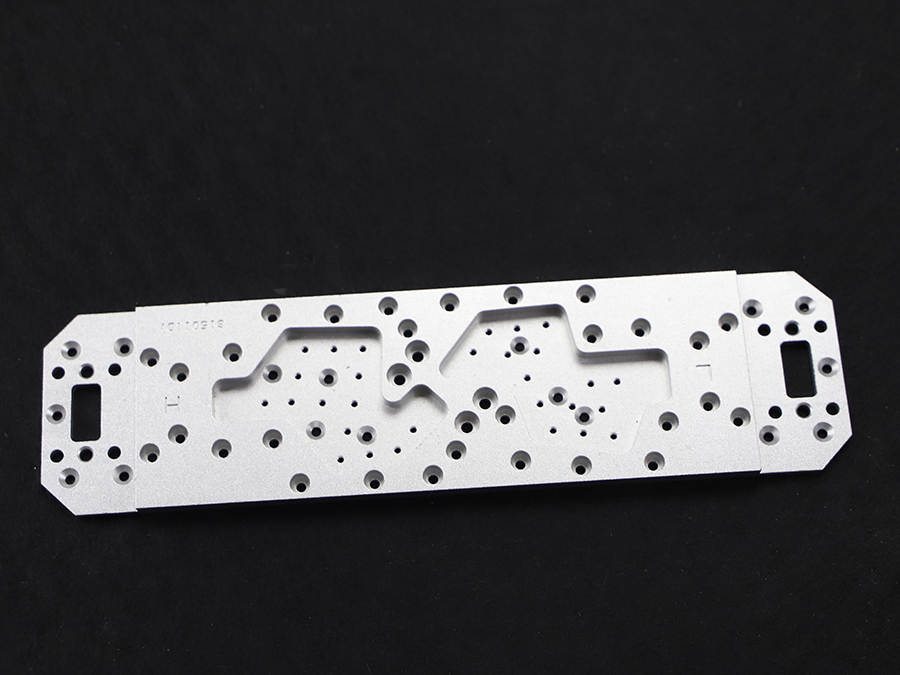 機器人(ren)零件加工(gong)