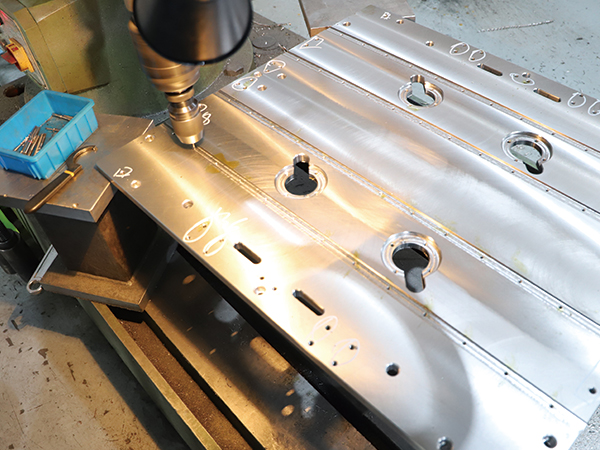 龍門(men)銑床加工