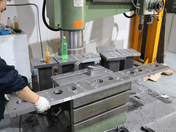 龍(lóng)門銑床加工